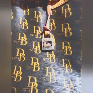 Authentic Large Dooney&Bourke Tote/Travel/Carryon Bag